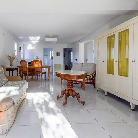 别墅 Les Hauts De Bellet By Interhome